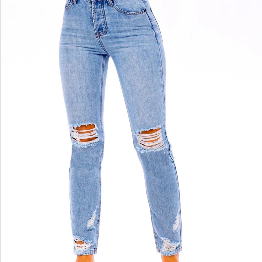 Bailey Ray (Levi’s) distressed mom jeans NEW!
